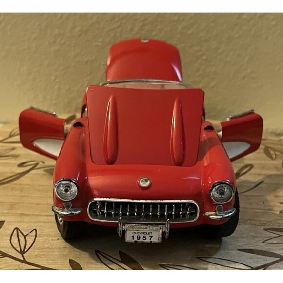 Road Tough 1957 Chevrolet Corvette Convertible Die Cast Metal 1:18 92018 - Picture 16 of 16